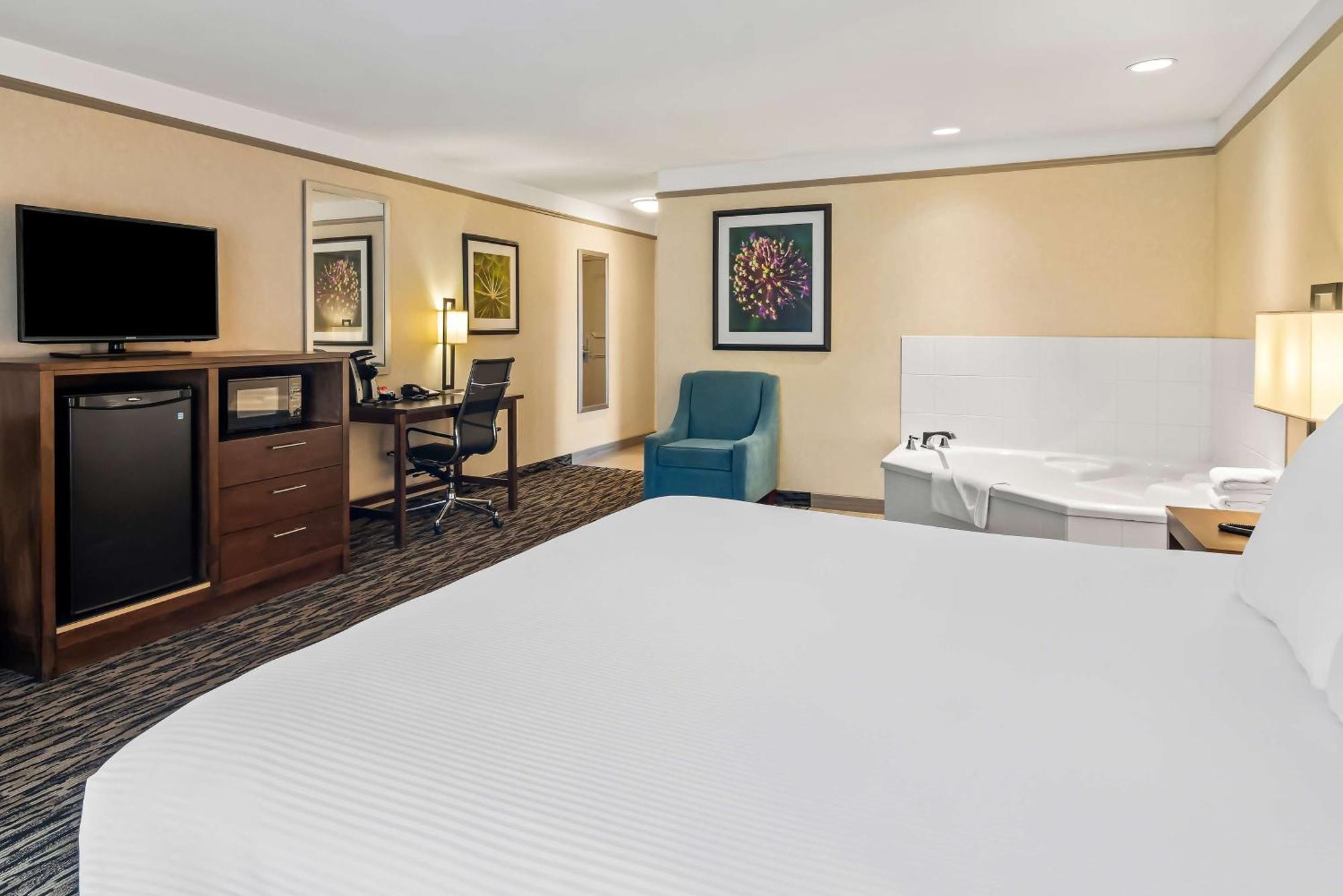 Best Western Plus Pitt Meadows Inn & Suites Exterior foto