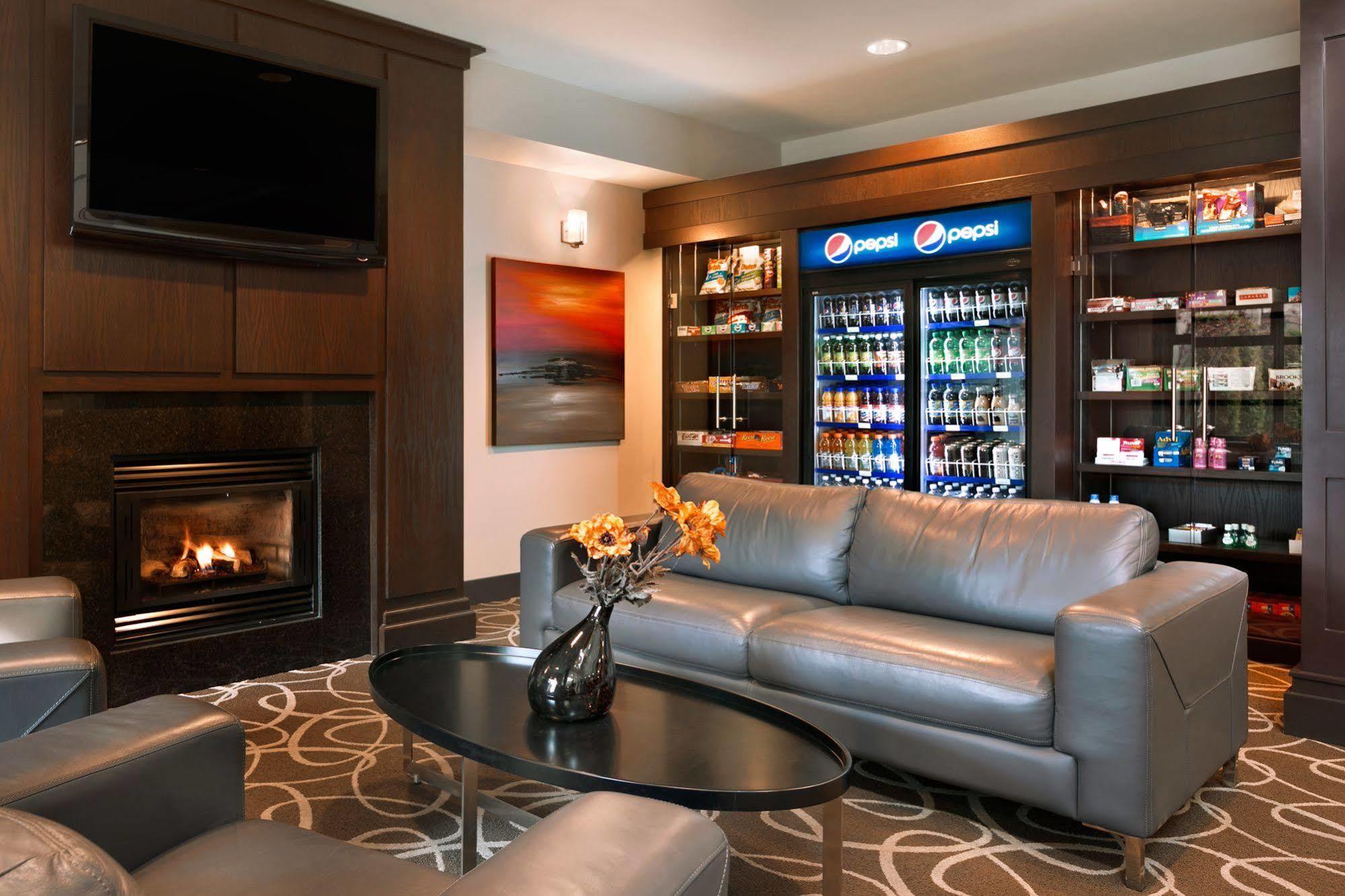 Best Western Plus Pitt Meadows Inn & Suites Exterior foto